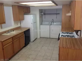 Photo #3: 2104964 Listing 