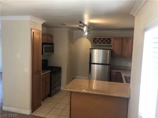 Photo #1: 2104973 Listing 