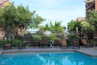 Photo #4: 2105030 Listing