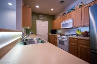 Photo #6: 2105030 Listing