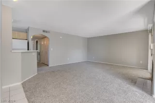 Photo #6: 2105060 Listing 