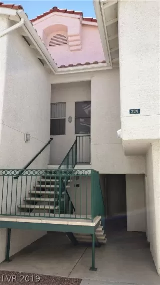 Photo #3: 2105090 Listing 