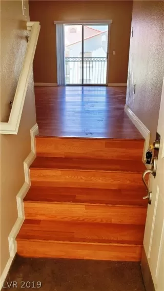 Photo #5: 2105090 Listing 