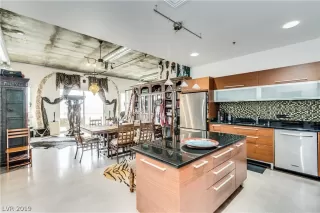 Photo #4: 2105120 Listing