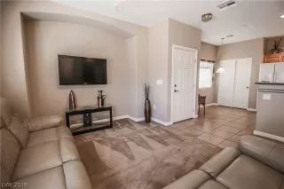 Photo #5: 2105193 Listing 