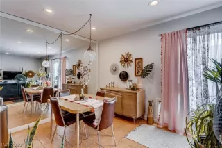 Photo #2: 2105206 Listing