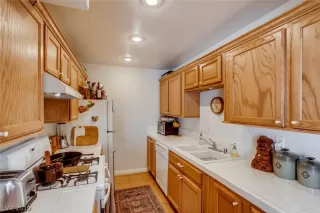 Photo #3: 2105206 Listing