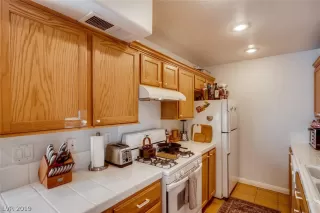 Photo #4: 2105206 Listing