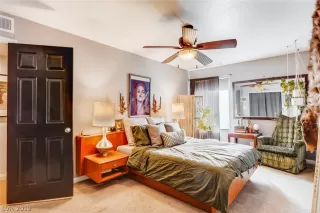 Photo #6: 2105206 Listing