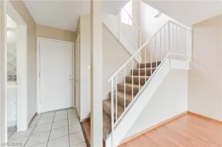 Photo #6: 2105212 Listing