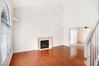 Photo #2: 2105239 Listing 