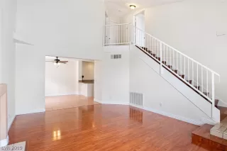 Photo #3: 2105239 Listing 