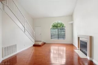 Photo #4: 2105239 Listing 