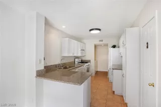 Photo #6: 2105239 Listing 