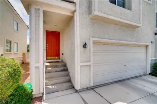 Photo #2: 2105267 Listing