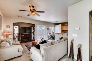 Photo #4: 2105267 Listing