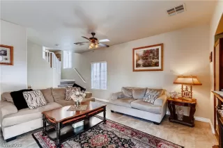 Photo #5: 2105267 Listing