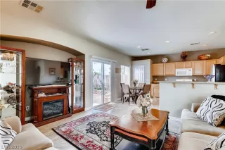 Photo #6: 2105267 Listing