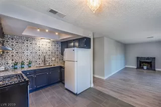 Photo #2: 2105269 Listing