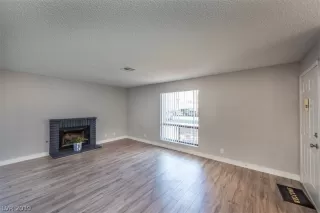 Photo #5: 2105269 Listing