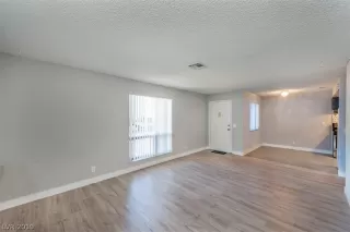 Photo #6: 2105269 Listing