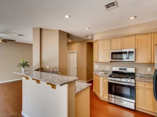 Photo #6: 2105274 Listing