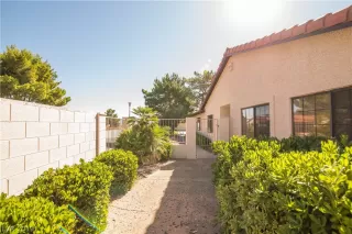 Photo #5: 2105288 Listing 