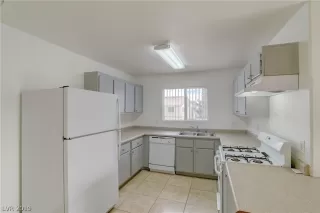 Photo #4: 2105300 Listing 