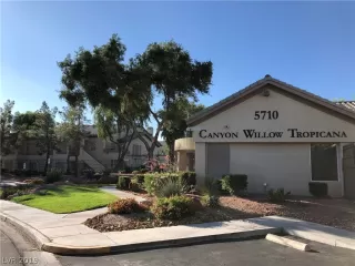 Photo #1: 2105333 Listing