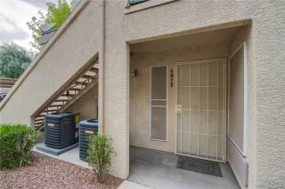 Photo #4: 2105333 Listing