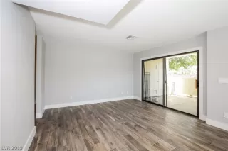 Photo #6: 2105351 Listing 