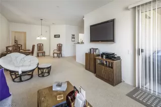 Photo #3: 2105352 Listing