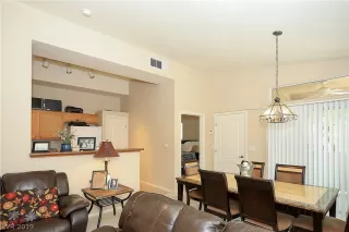 Photo #5: 2105385 Listing