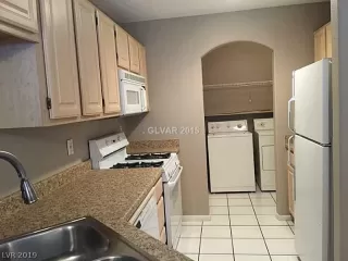 Photo #5: 2105438 Listing 