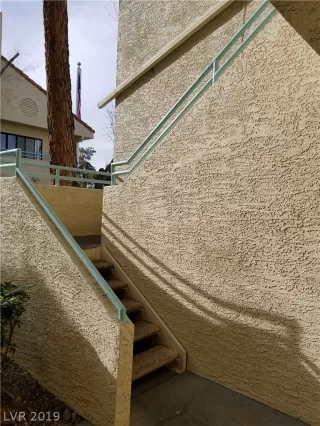 Photo #1: 2105445 Listing 