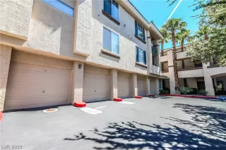 Photo #1: 2105449 Listing