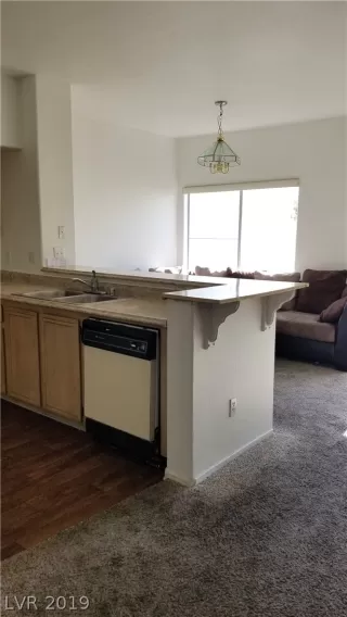 Photo #5: 2105481 Listing 