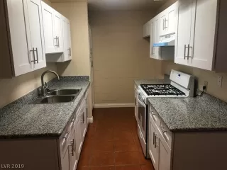 Photo #5: 2105504 Listing