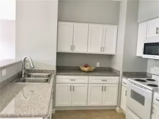 Photo #4: 2105505 Listing