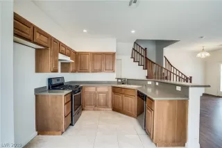 Photo #2: 2105633 Listing