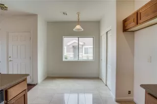 Photo #3: 2105633 Listing