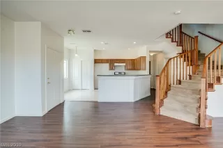 Photo #6: 2105633 Listing