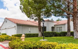 Photo #2: 2105653 Listing