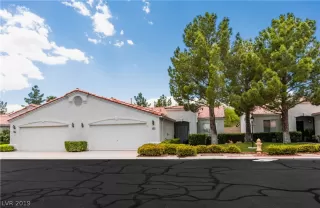 Photo #4: 2105653 Listing