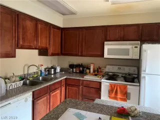 Photo #1: 2105660 Listing