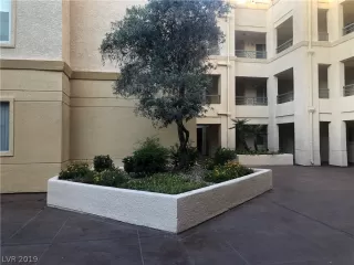 Photo #2: 2105697 Listing 