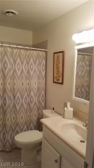 Photo #5: 2105727 Listing