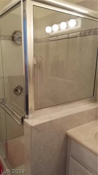 Photo #6: 2105727 Listing