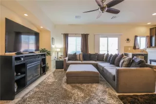 Photo #3: 2105733 Listing 