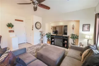 Photo #5: 2105733 Listing 